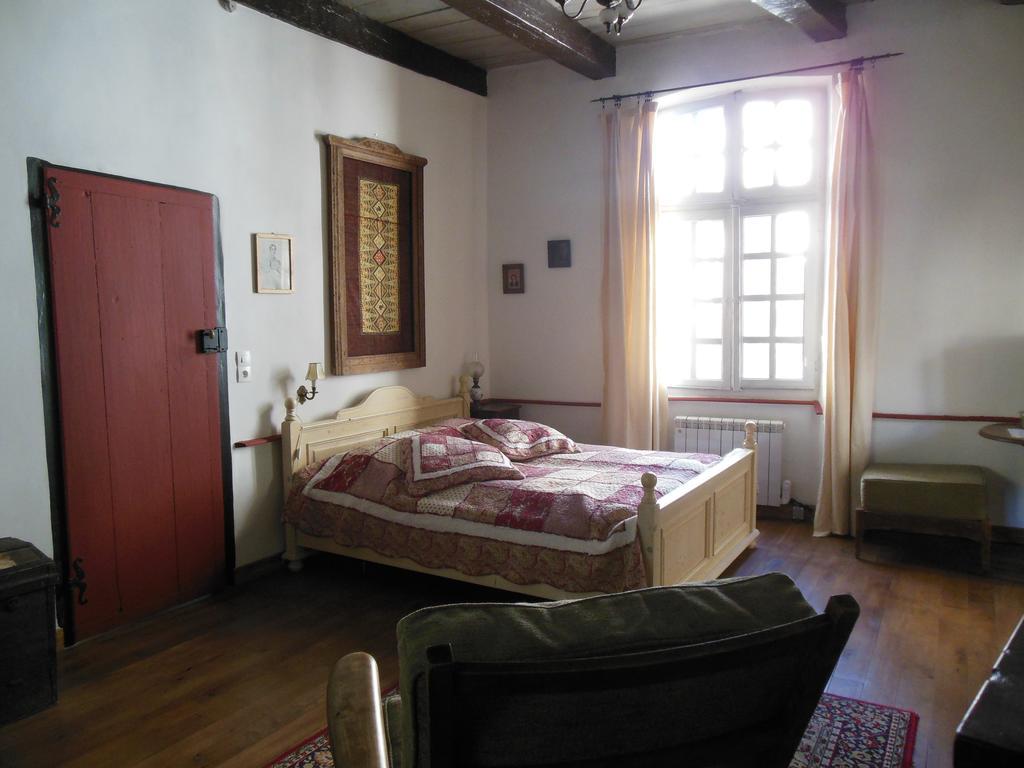 Auberge Lion D'Or Saint-Antonin Δωμάτιο φωτογραφία