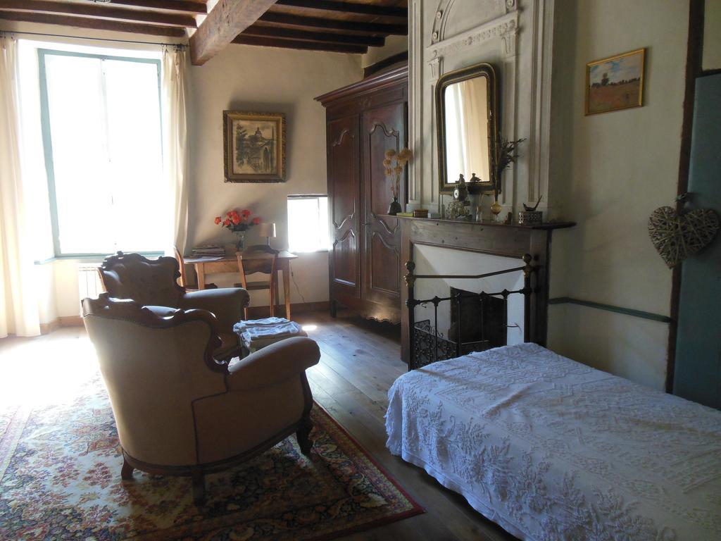 Auberge Lion D'Or Saint-Antonin Δωμάτιο φωτογραφία