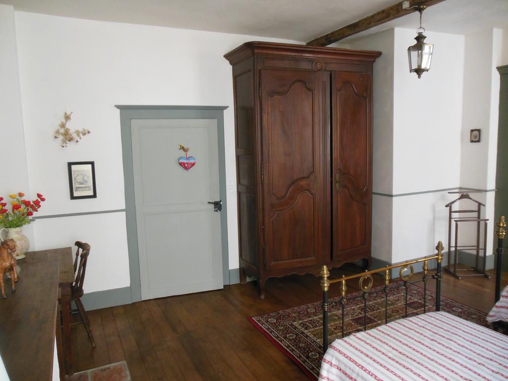 Auberge Lion D'Or Saint-Antonin Δωμάτιο φωτογραφία