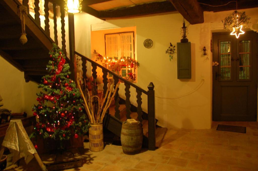 Auberge Lion D'Or Saint-Antonin Εξωτερικό φωτογραφία